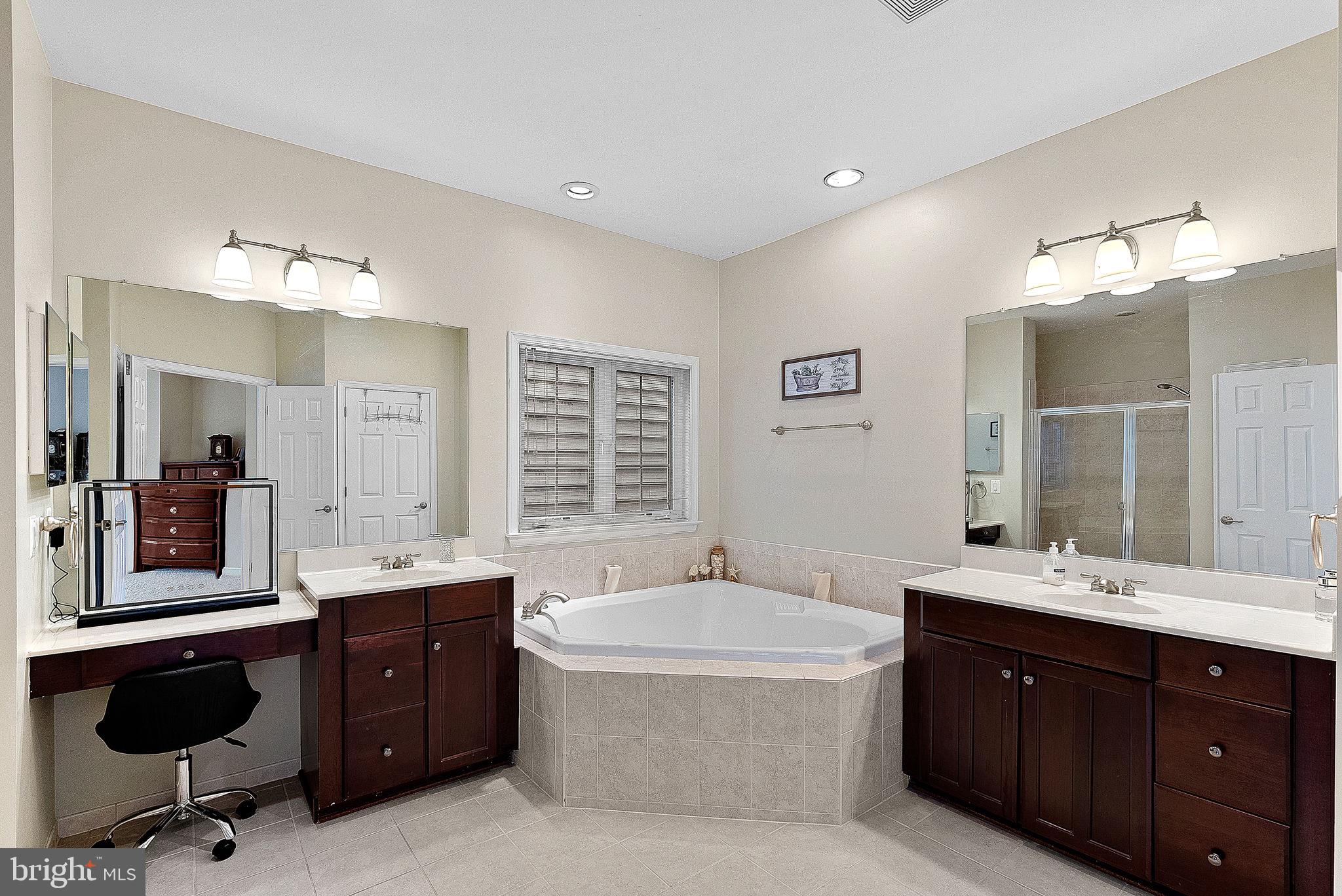 2467 CYPRESS GREEN LANE