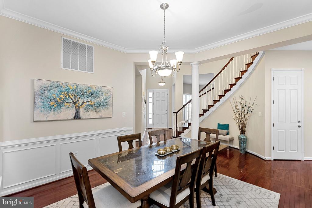 2467 CYPRESS GREEN LANE