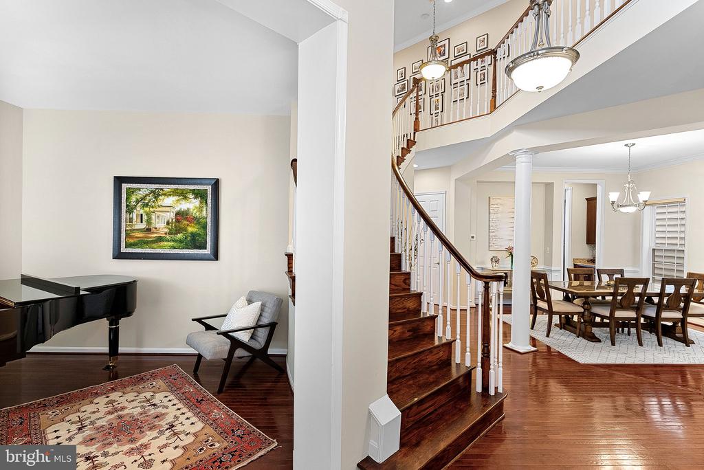 2467 CYPRESS GREEN LANE
