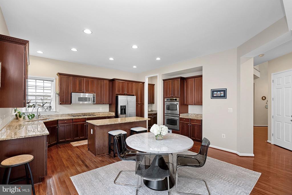 2467 CYPRESS GREEN LANE