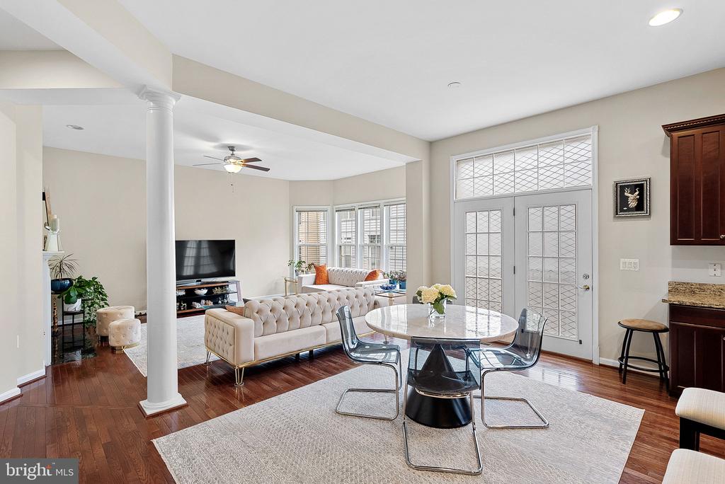 2467 CYPRESS GREEN LANE