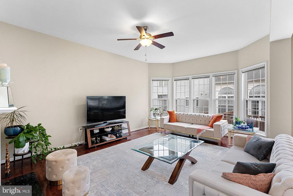 2467 CYPRESS GREEN LANE