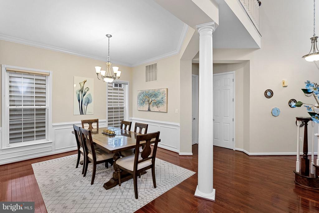 2467 CYPRESS GREEN LANE