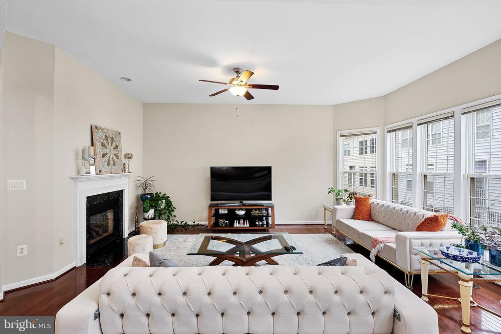 2467 CYPRESS GREEN LANE
