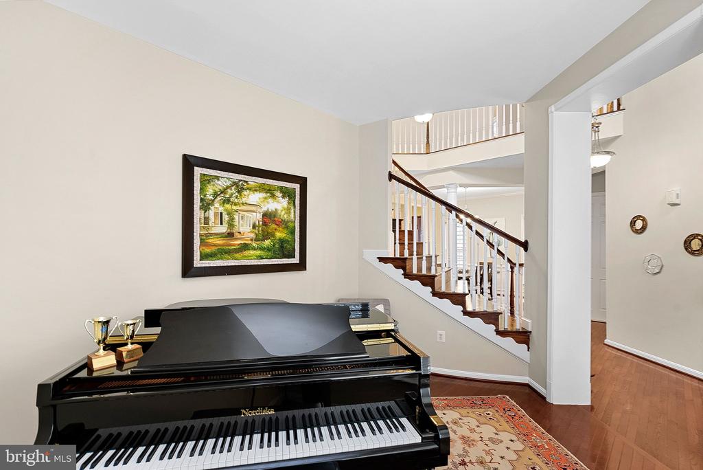 2467 CYPRESS GREEN LANE