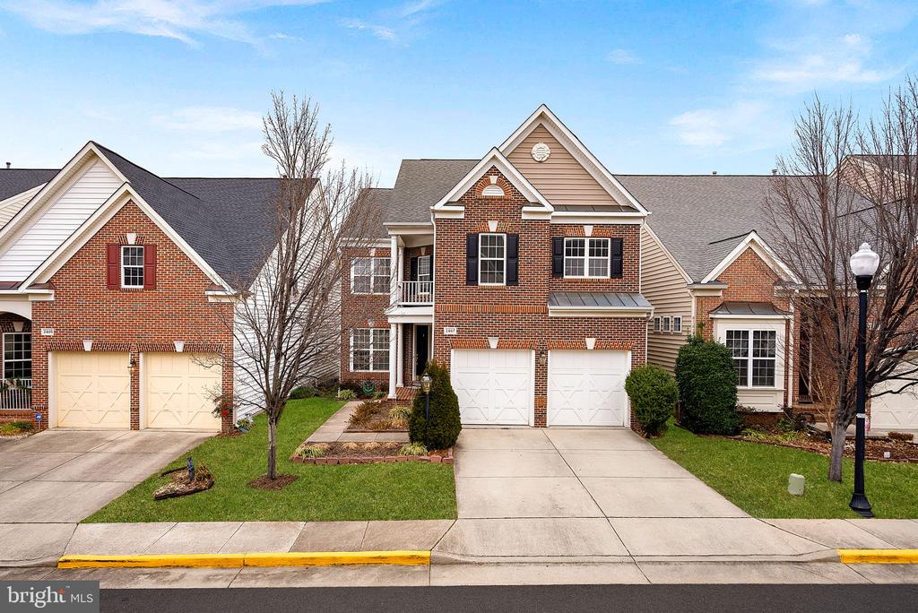 2467 CYPRESS GREEN LANE