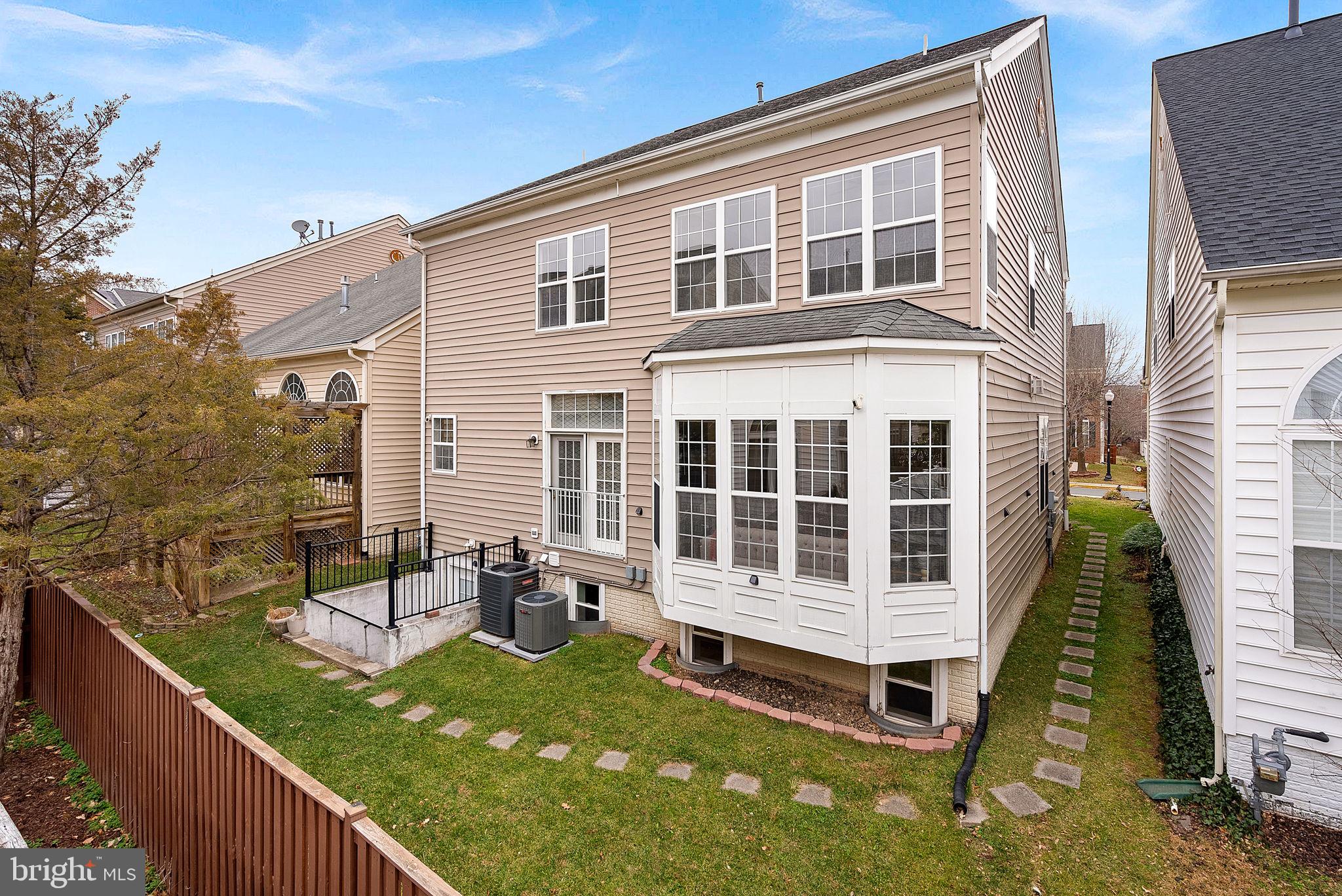 2467 CYPRESS GREEN LANE