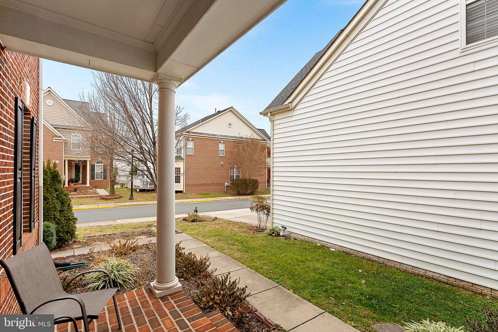 2467 CYPRESS GREEN LANE