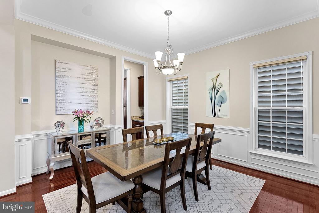 2467 CYPRESS GREEN LANE