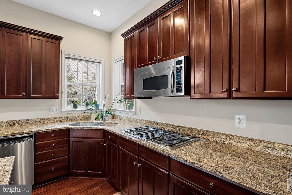 2467 CYPRESS GREEN LANE