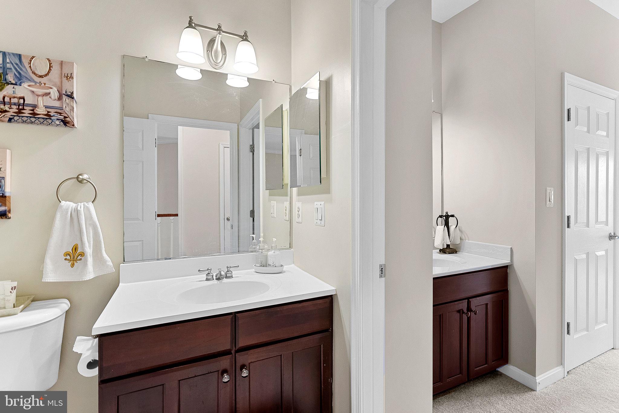 2467 CYPRESS GREEN LANE