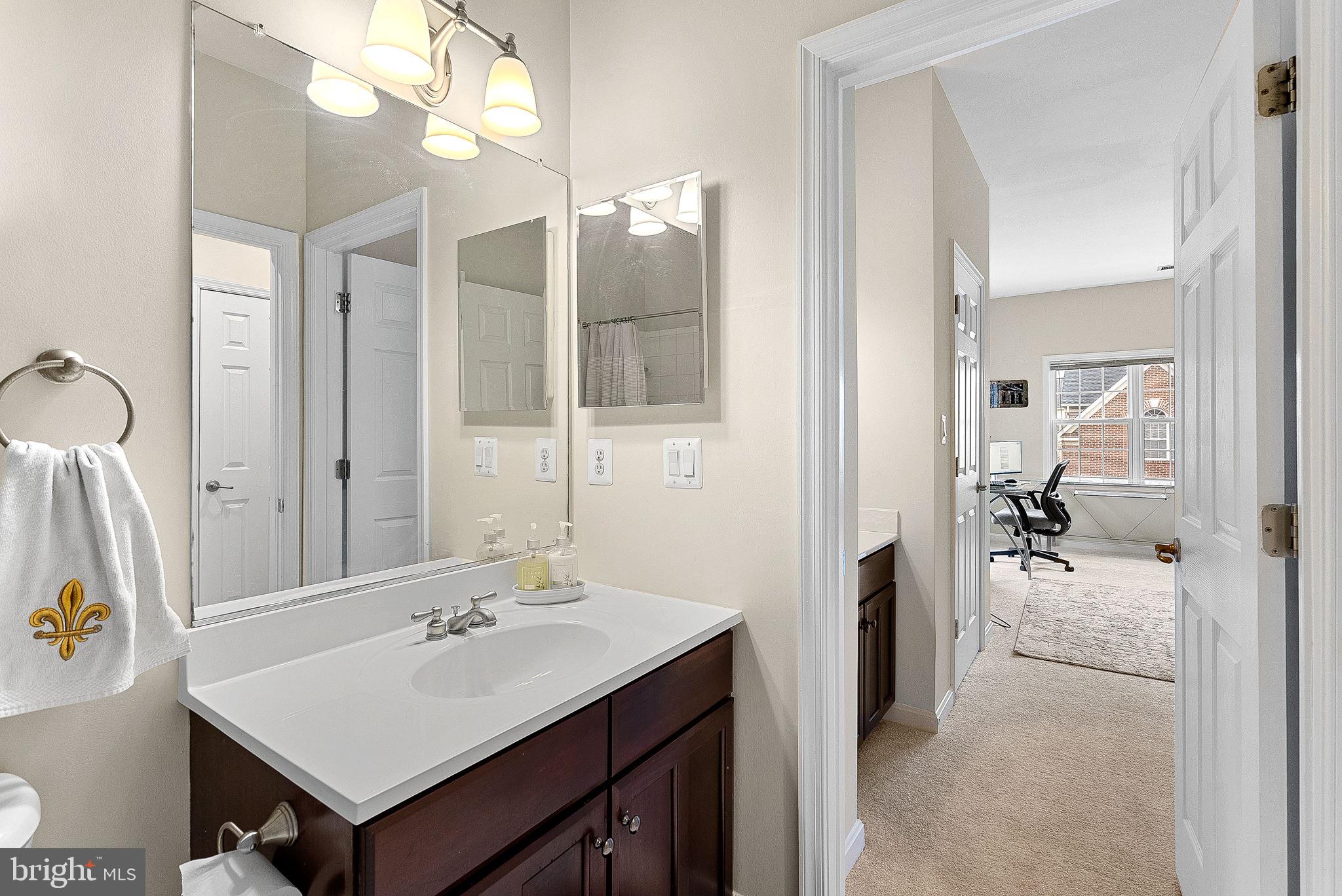 2467 CYPRESS GREEN LANE