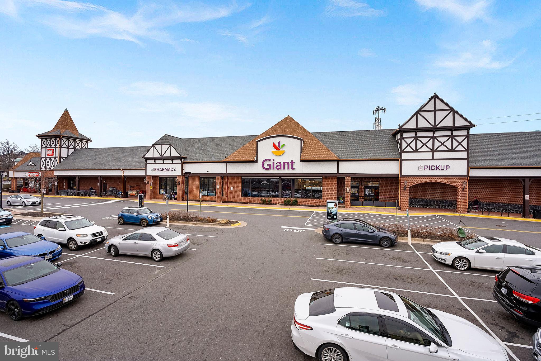 2467 CYPRESS GREEN LANE