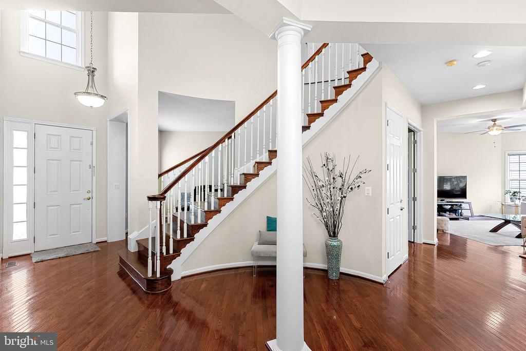 2467 CYPRESS GREEN LANE