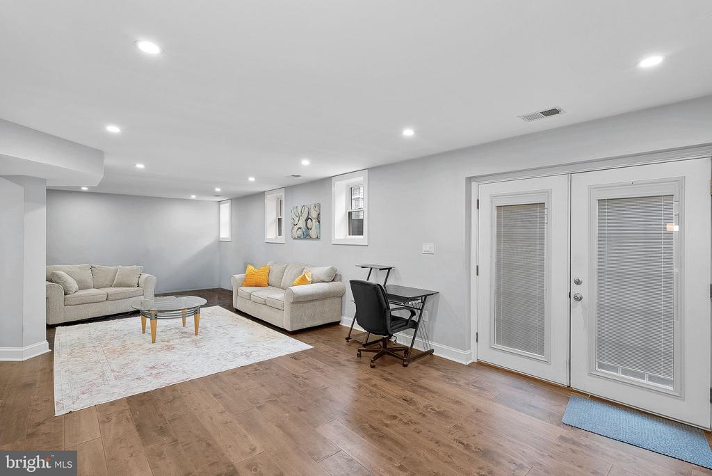 2467 CYPRESS GREEN LANE