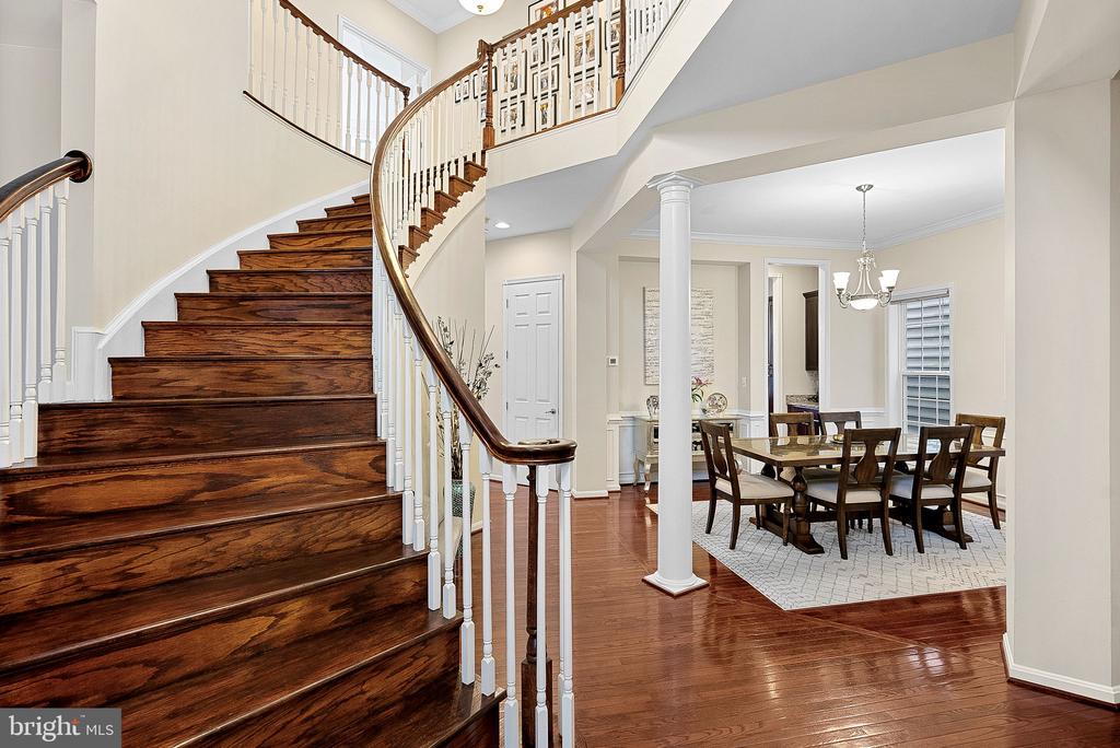 2467 CYPRESS GREEN LANE
