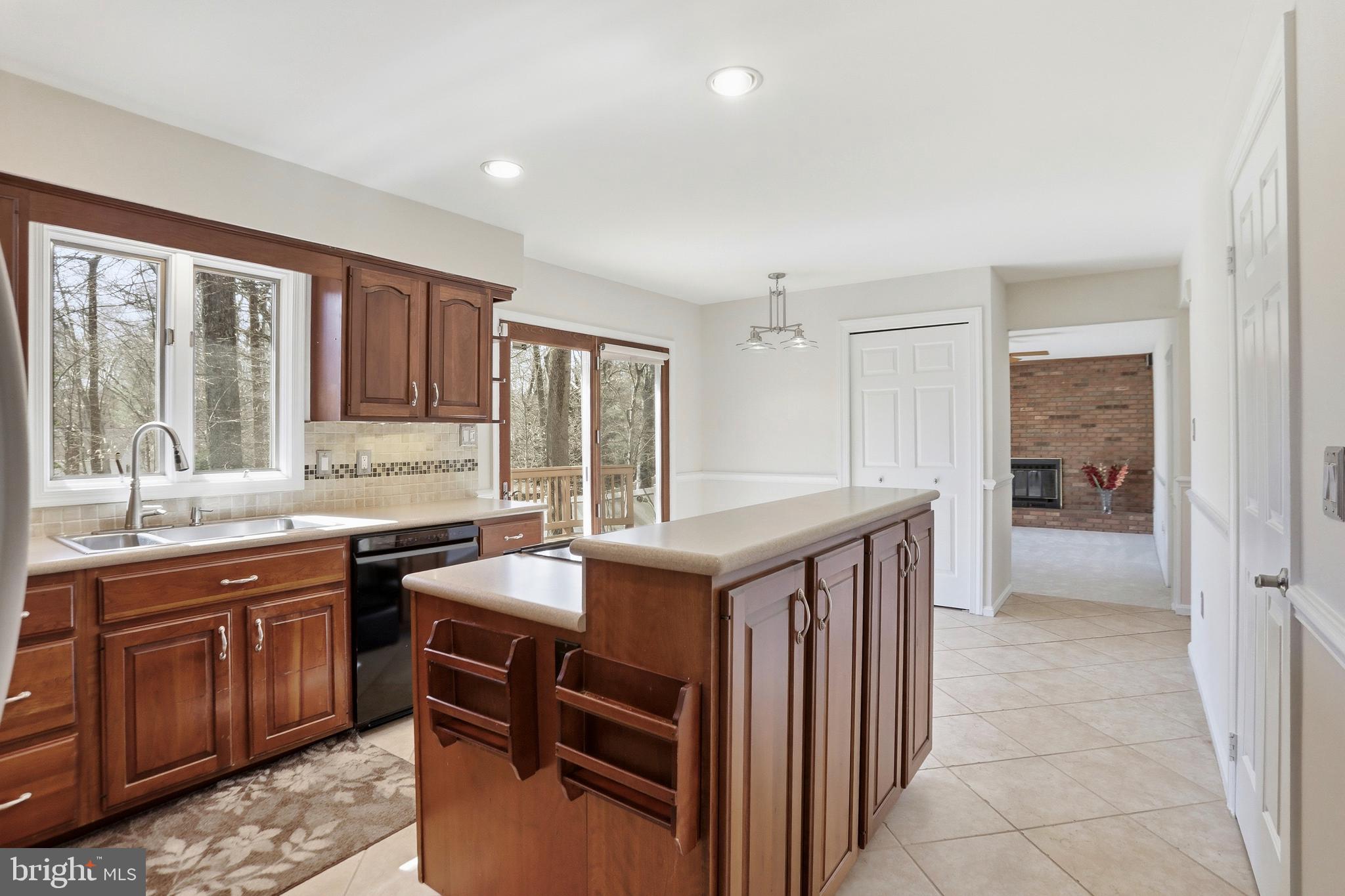 9202 ROCKEFELLER LANE