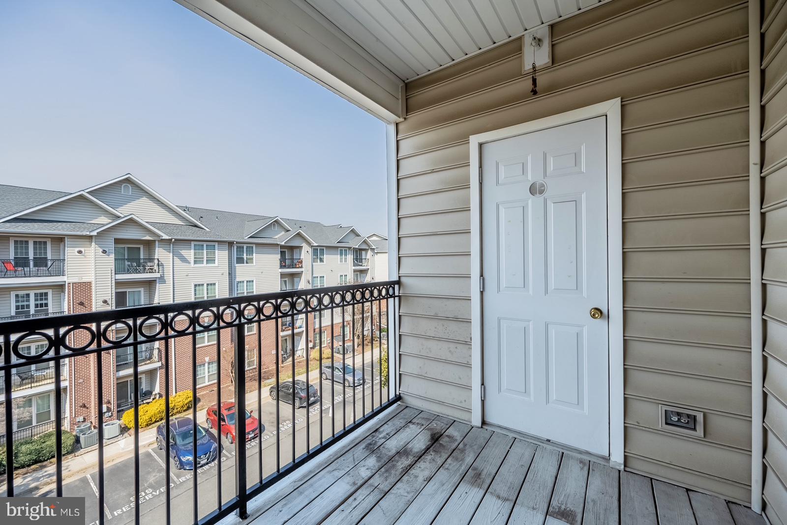 1581 SPRING GATE DRIVE 5403