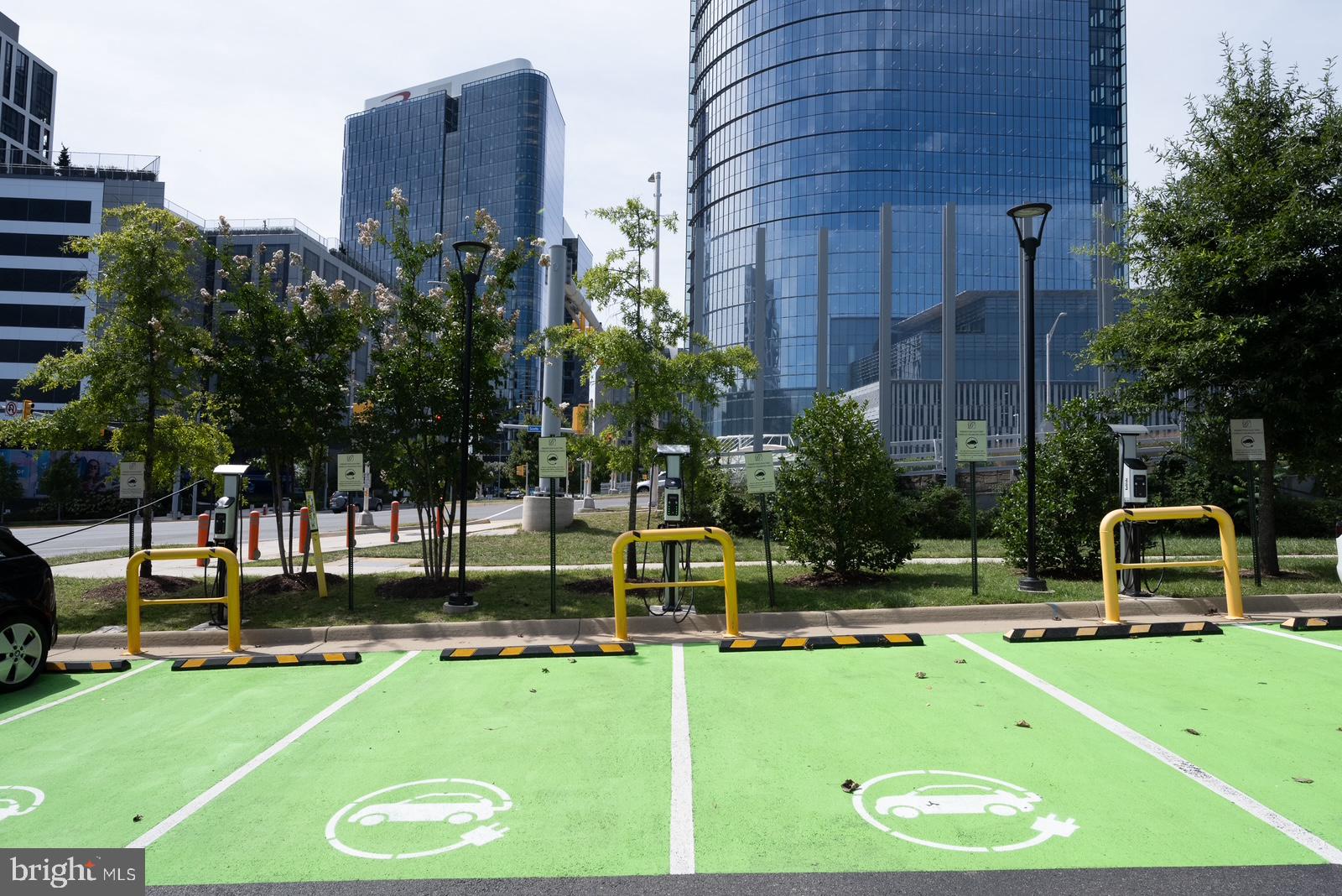 1581 SPRING GATE DRIVE 5403