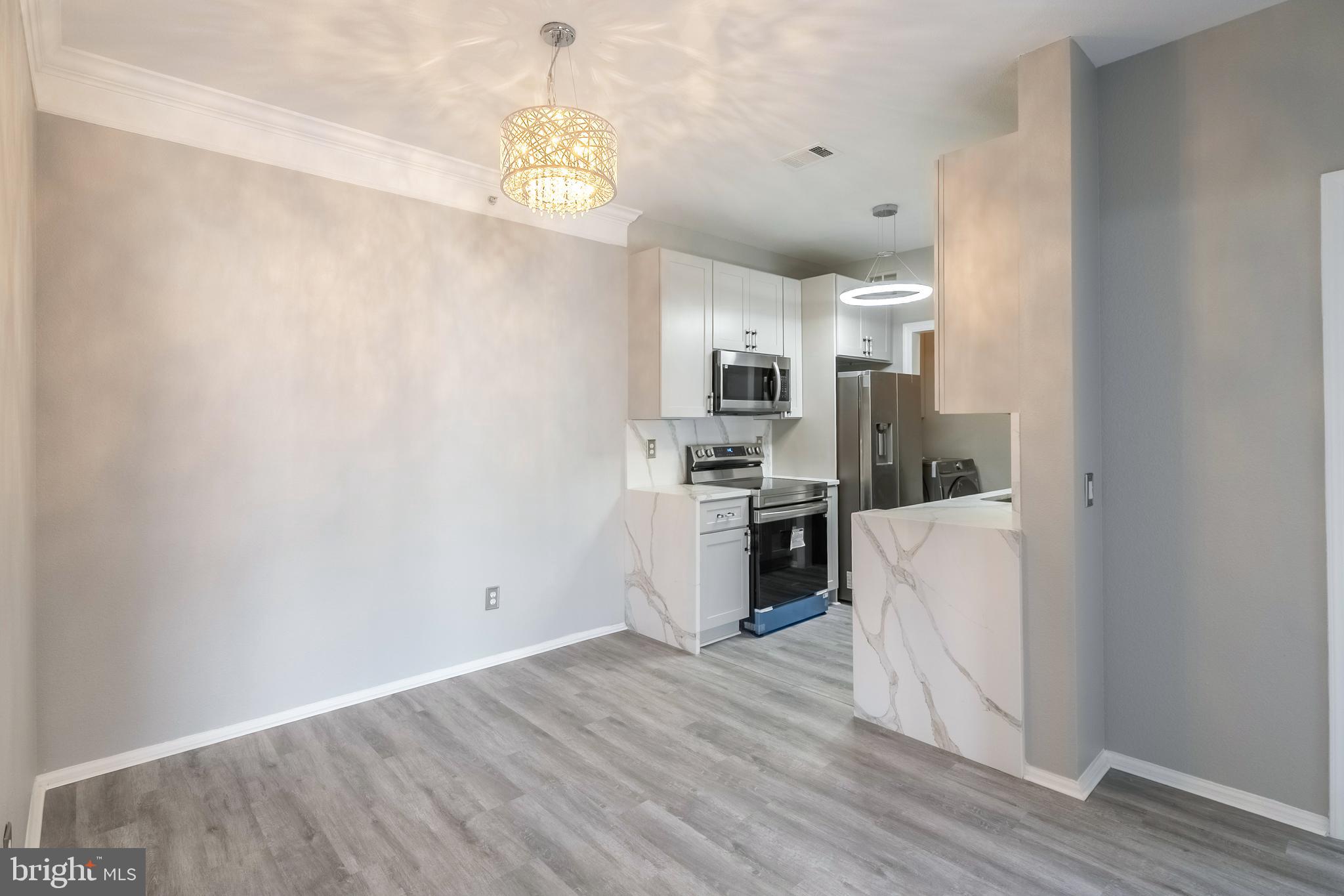 1581 SPRING GATE DRIVE 5403