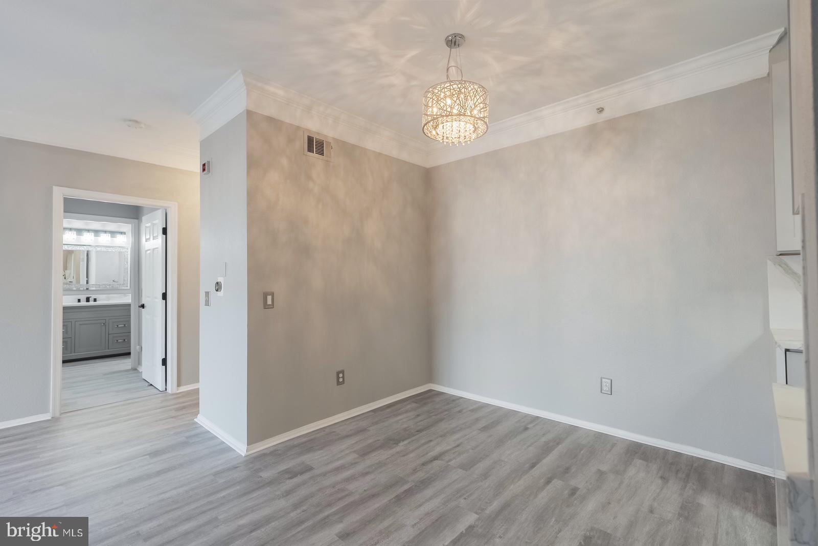 1581 SPRING GATE DRIVE 5403