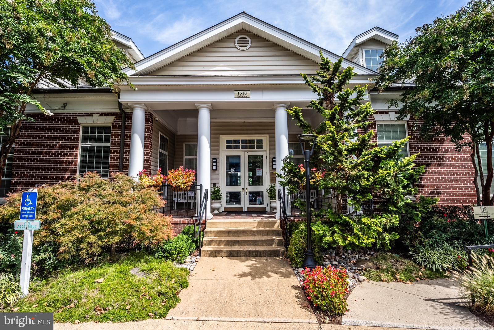 1581 SPRING GATE DRIVE 5403