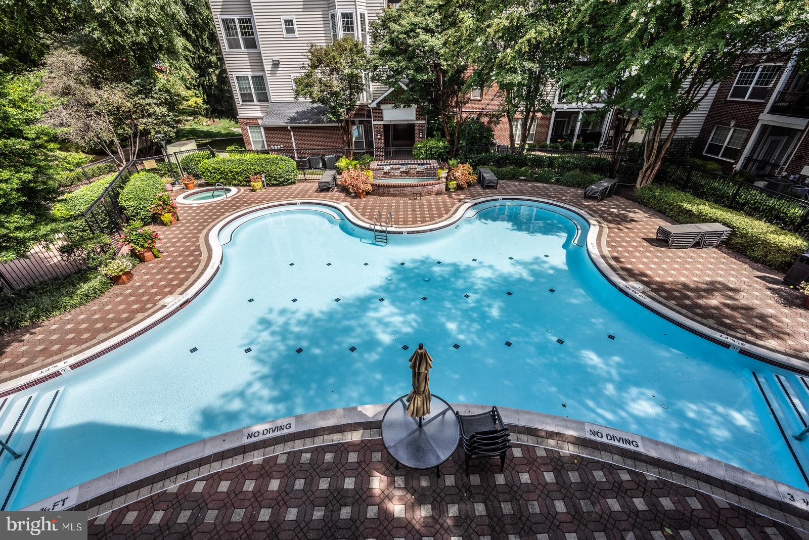 1581 SPRING GATE DRIVE 5403