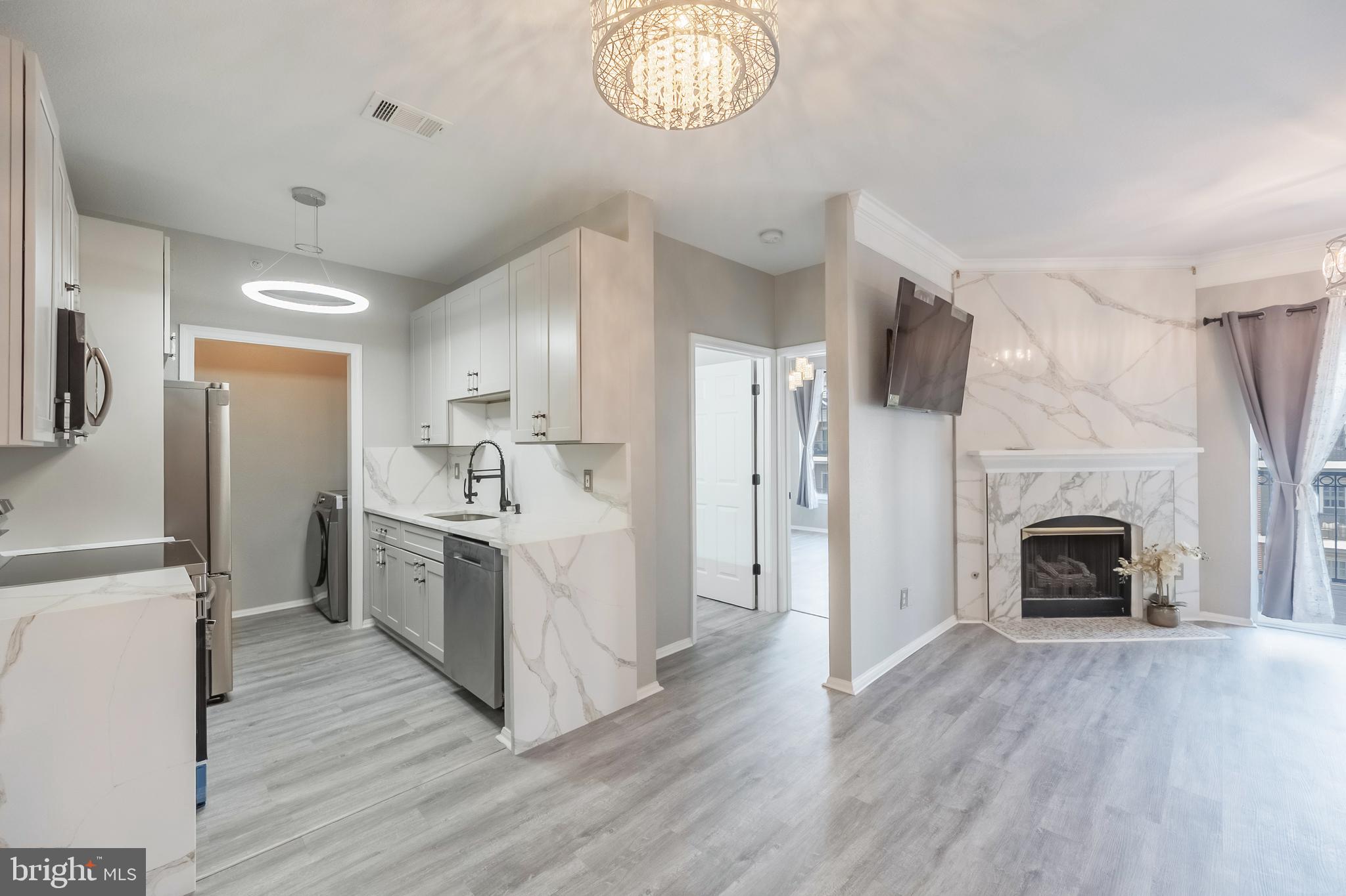 1581 SPRING GATE DRIVE 5403