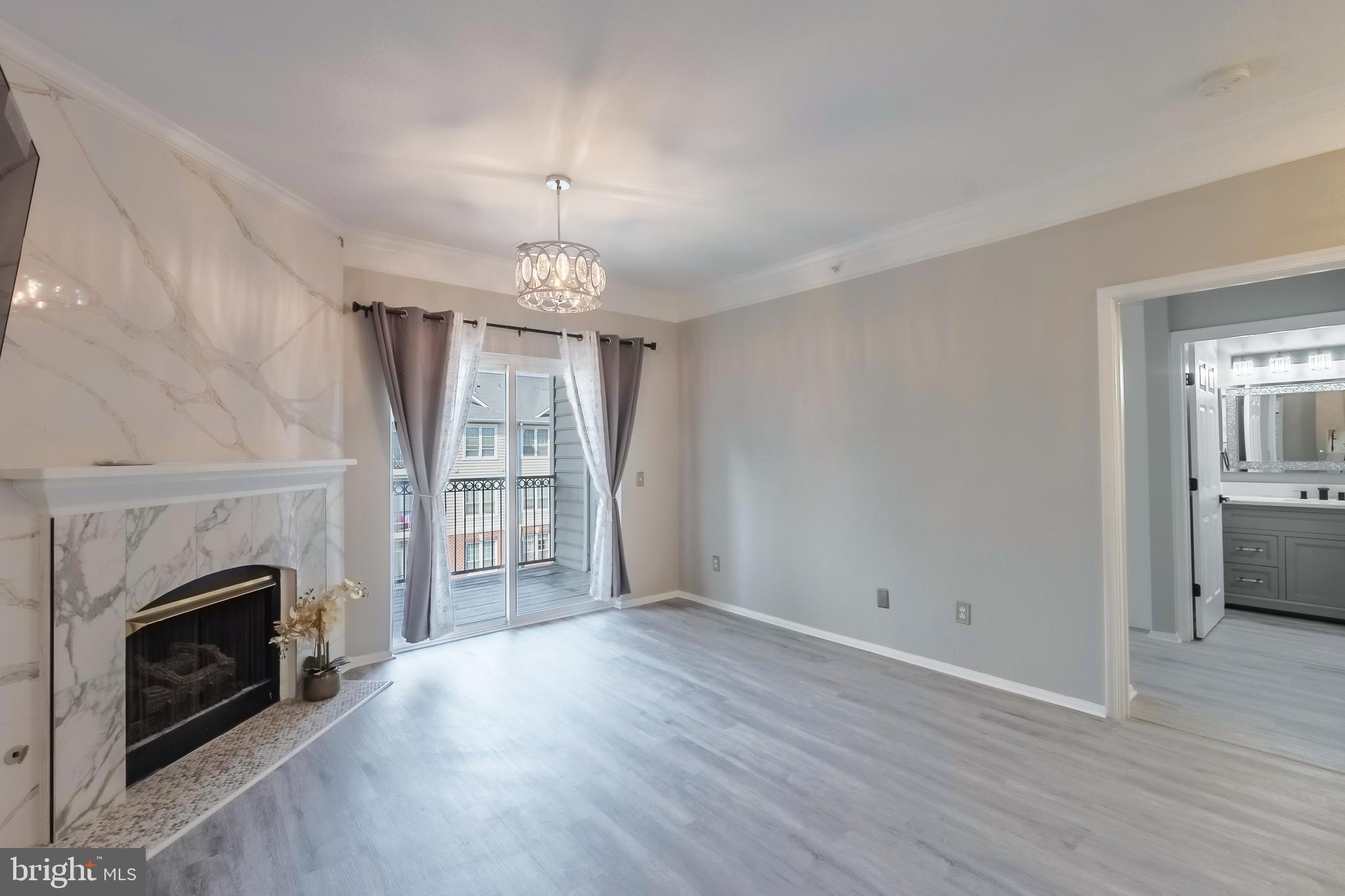 1581 SPRING GATE DRIVE 5403