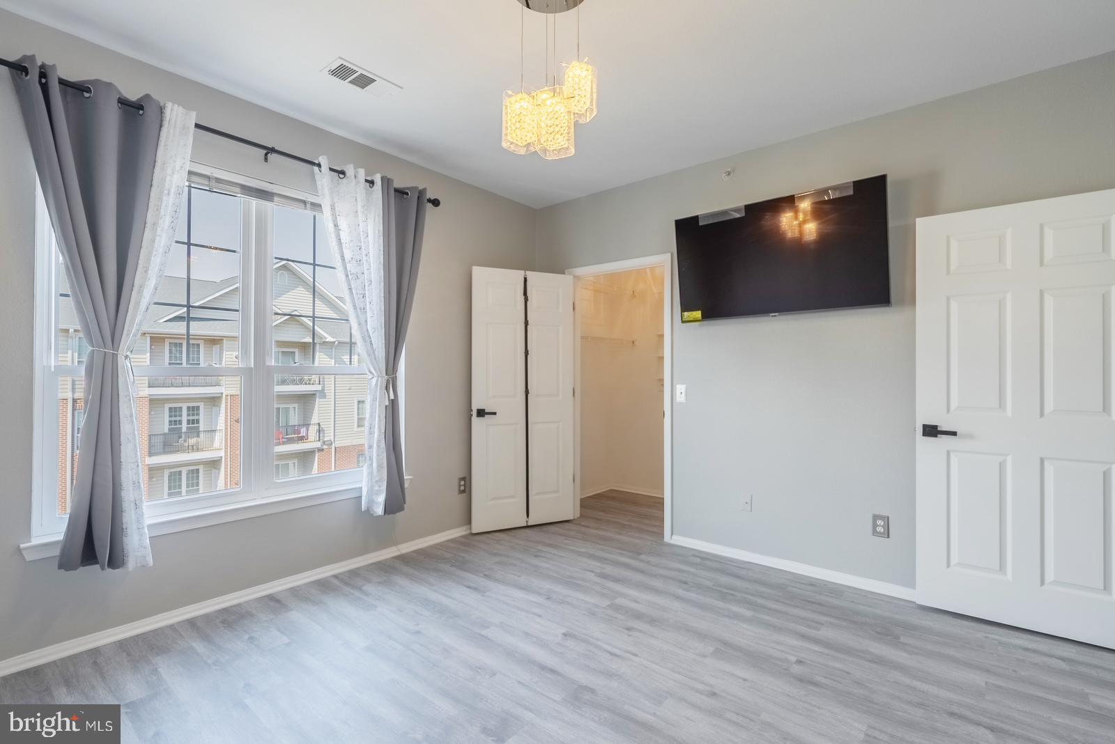 1581 SPRING GATE DRIVE 5403