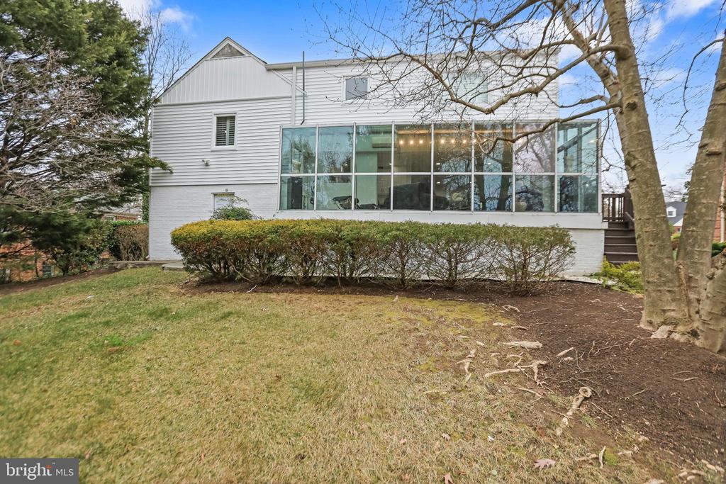 3906 RIDGE ROAD