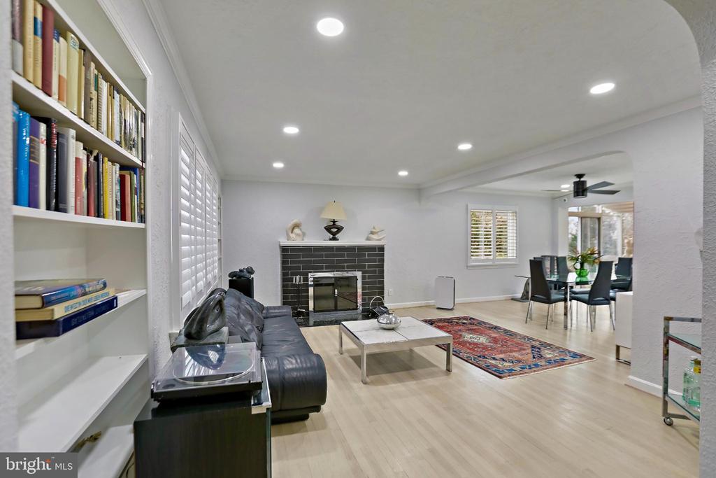 3906 RIDGE ROAD
