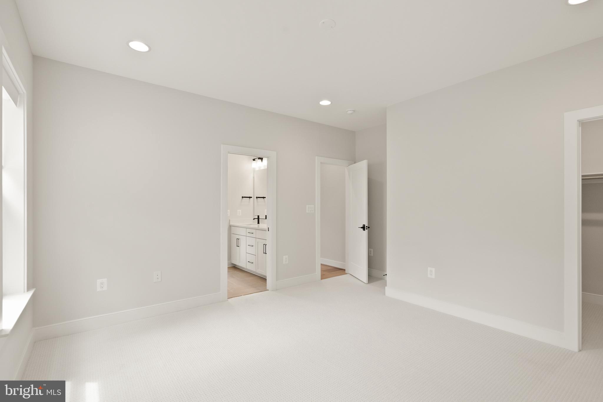 410 DOVE CIRCLE SW