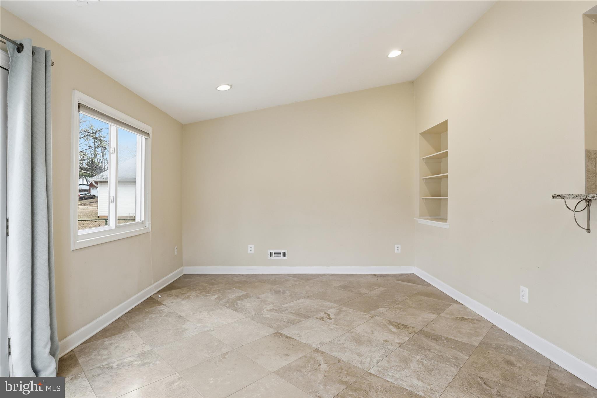 7416 SPORTSMAN DRIVE