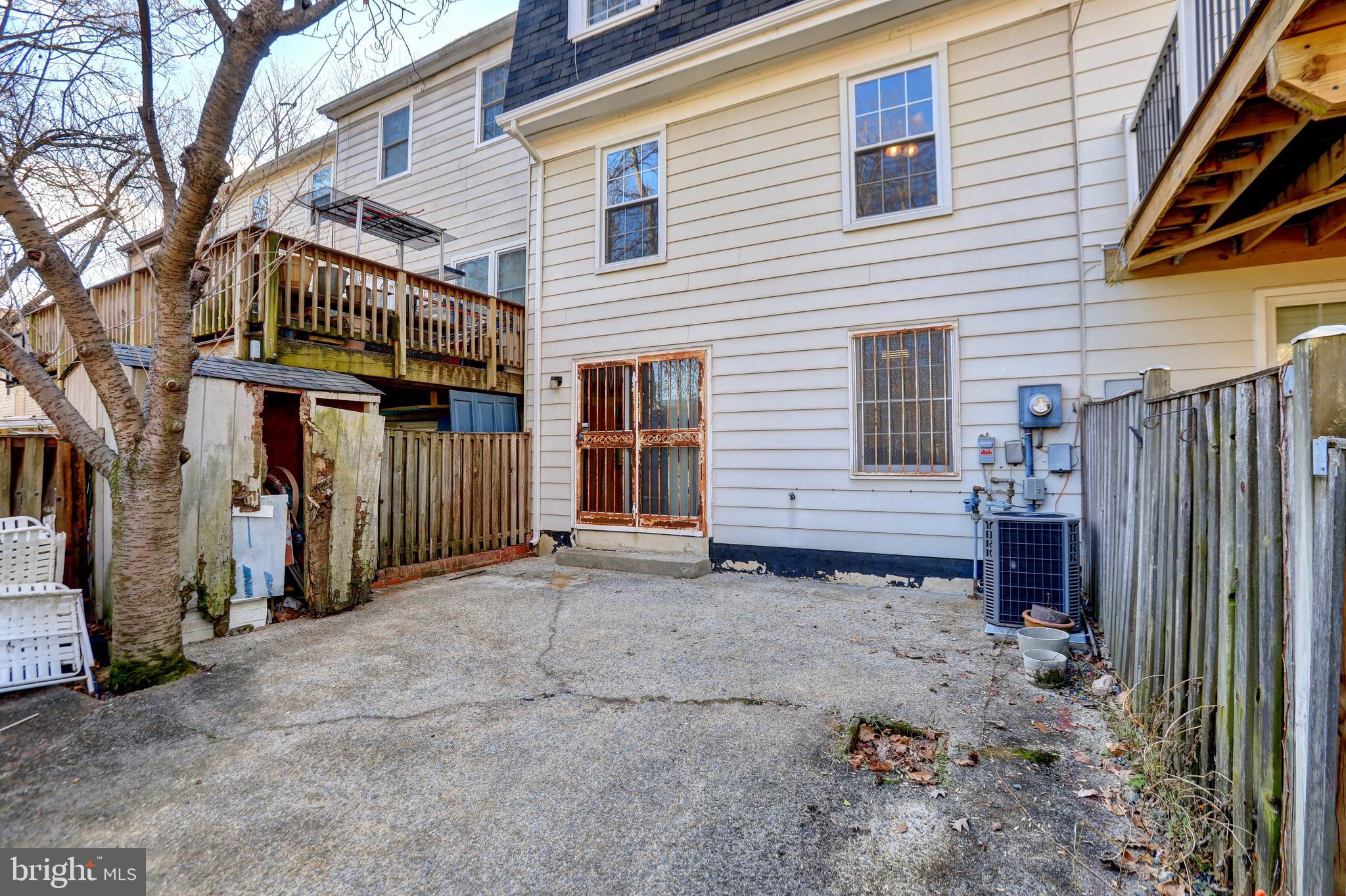 9473 CLOVERDALE COURT