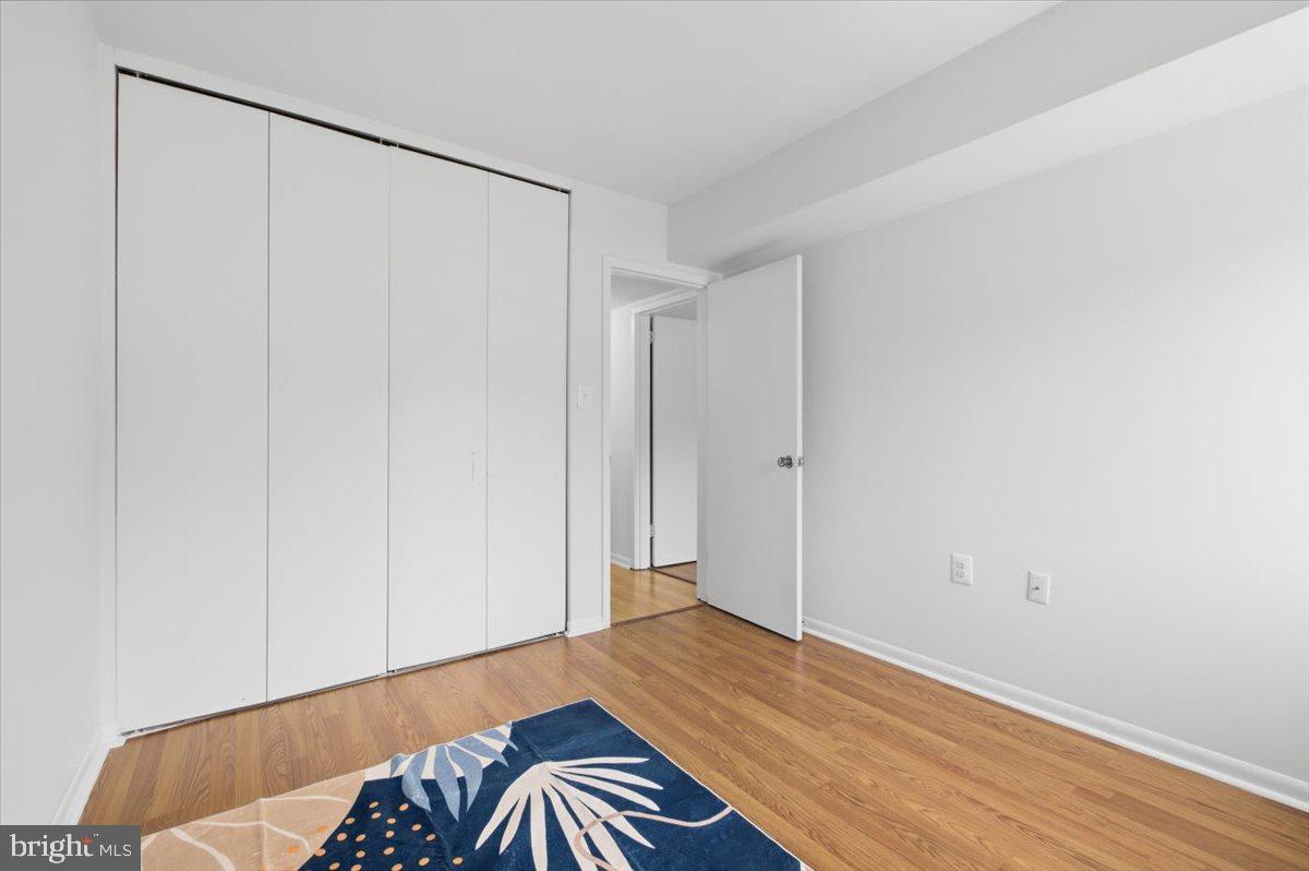 1427 NORTHGATE SQUARE 27/22B