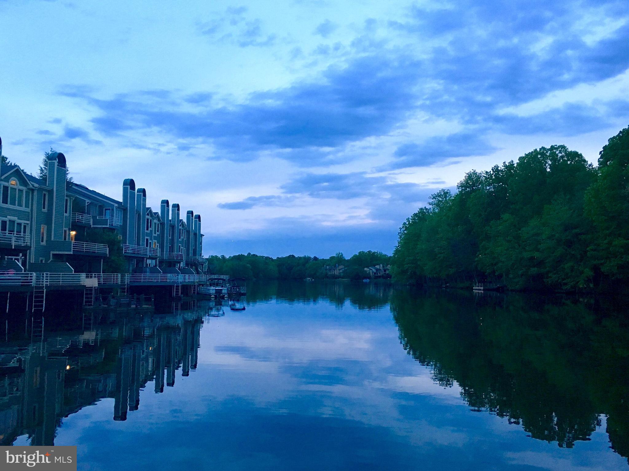 1427 NORTHGATE SQUARE 27/22B