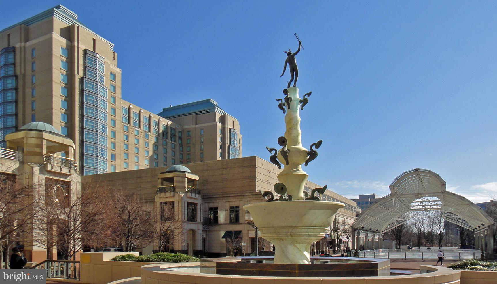 1427 NORTHGATE SQUARE 27/22B