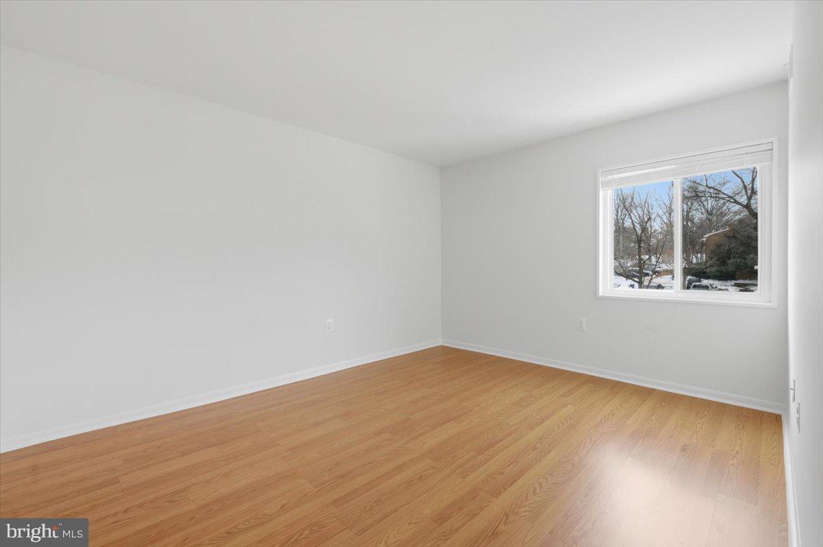 1427 NORTHGATE SQUARE 27/22B