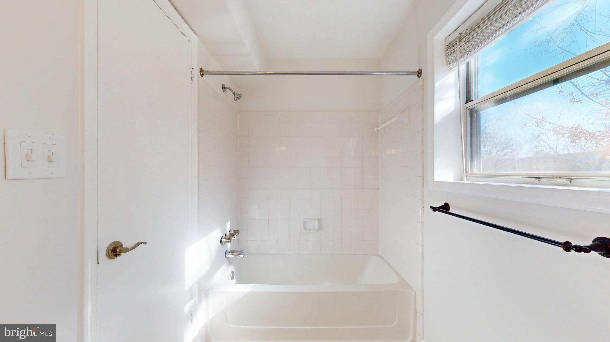 3179 SUMMIT SQUARE DRIVE 2-C4