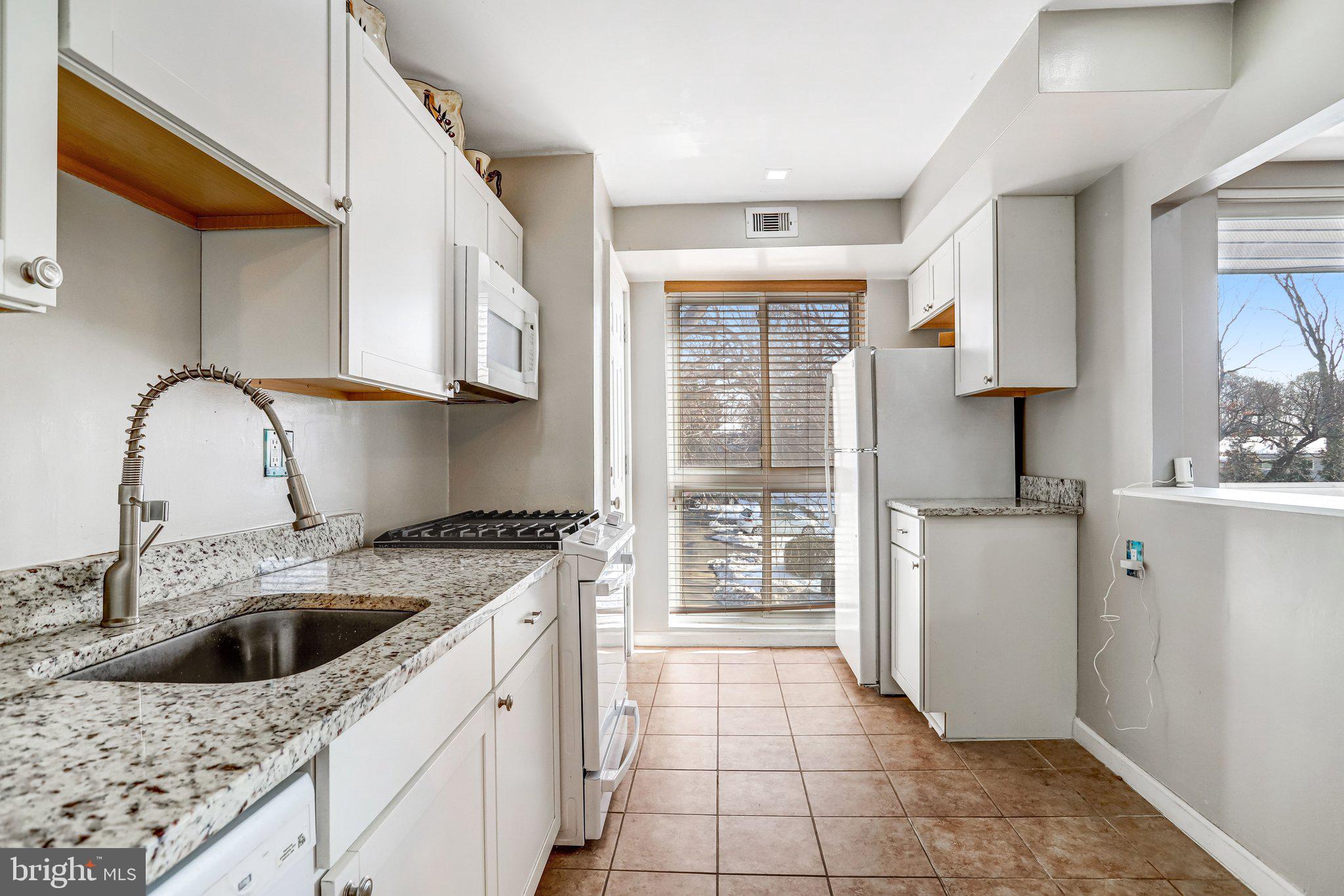 5612 BLOOMFIELD DRIVE 204