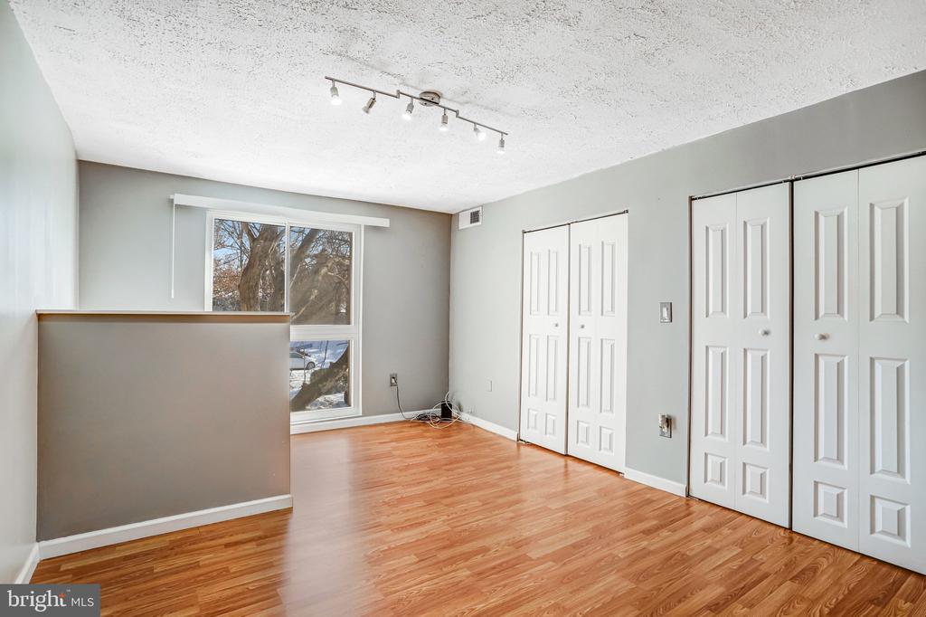 5612 BLOOMFIELD DRIVE 204