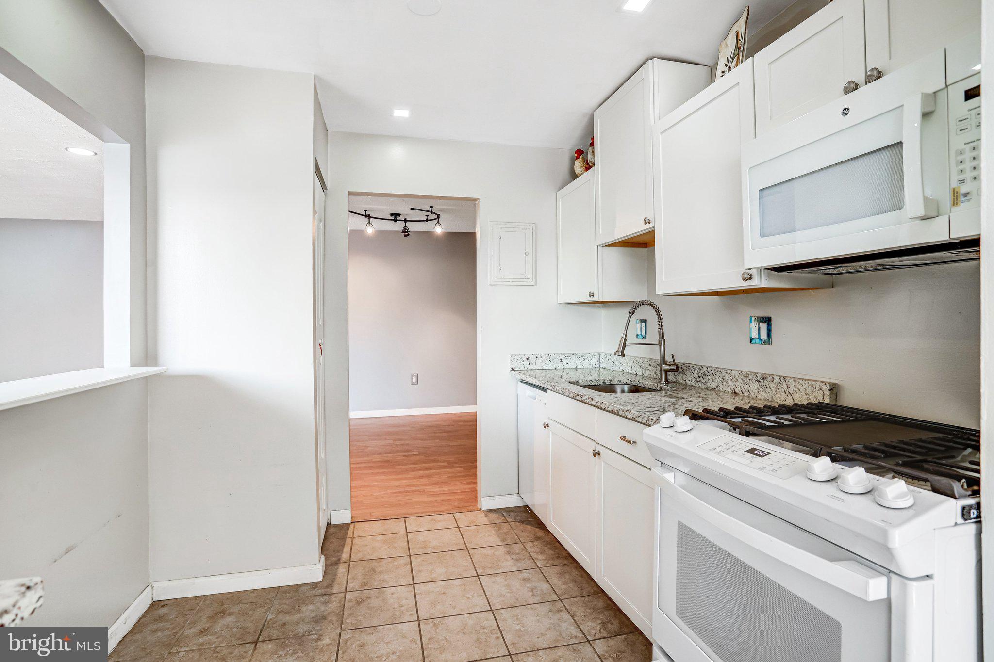 5612 BLOOMFIELD DRIVE 204