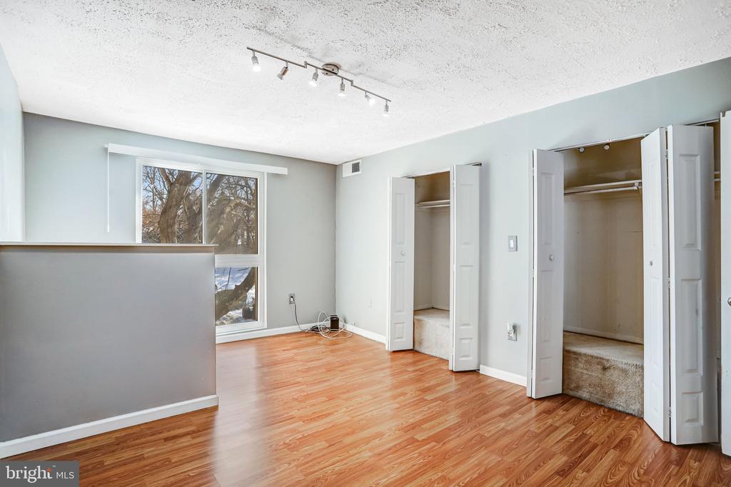 5612 BLOOMFIELD DRIVE 204