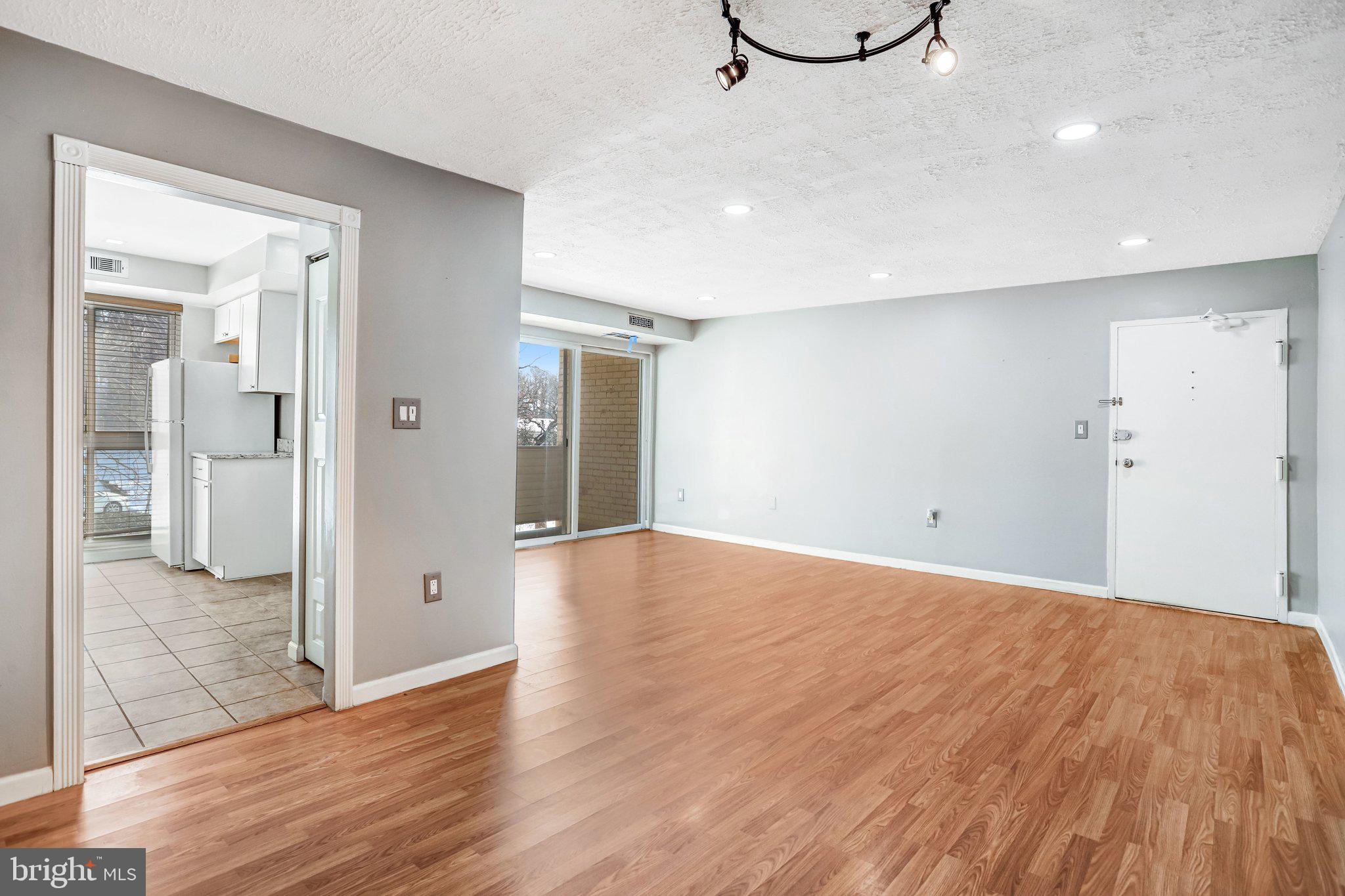 5612 BLOOMFIELD DRIVE 204