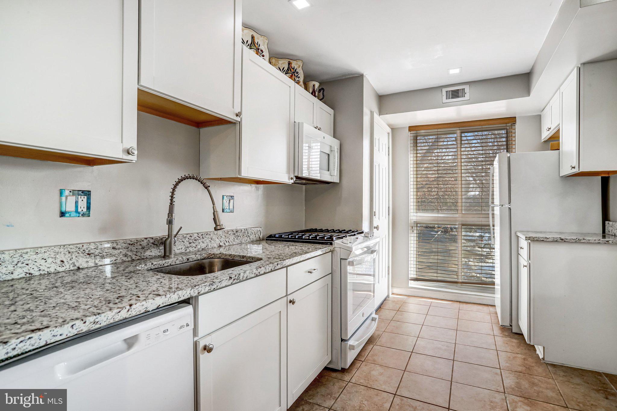 5612 BLOOMFIELD DRIVE 204