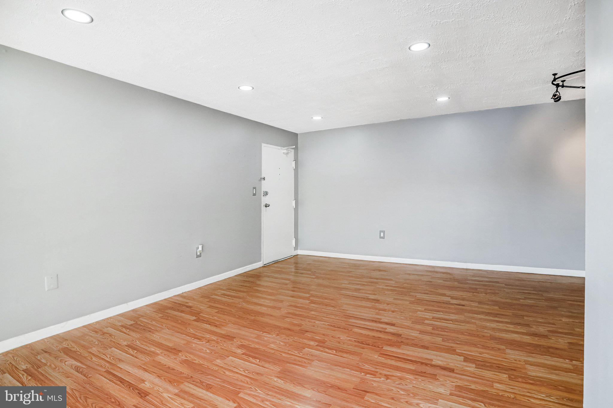 5612 BLOOMFIELD DRIVE 204