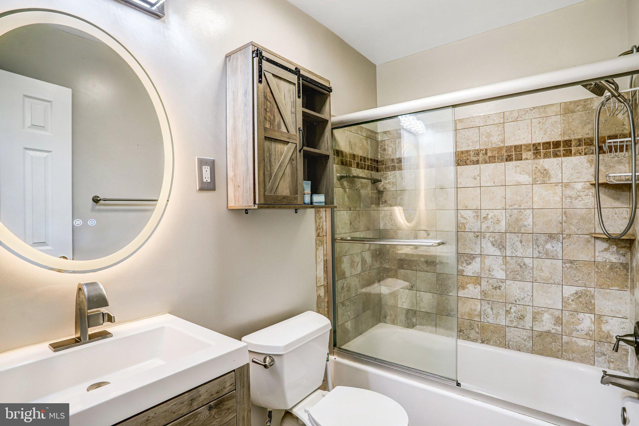 5612 BLOOMFIELD DRIVE 204