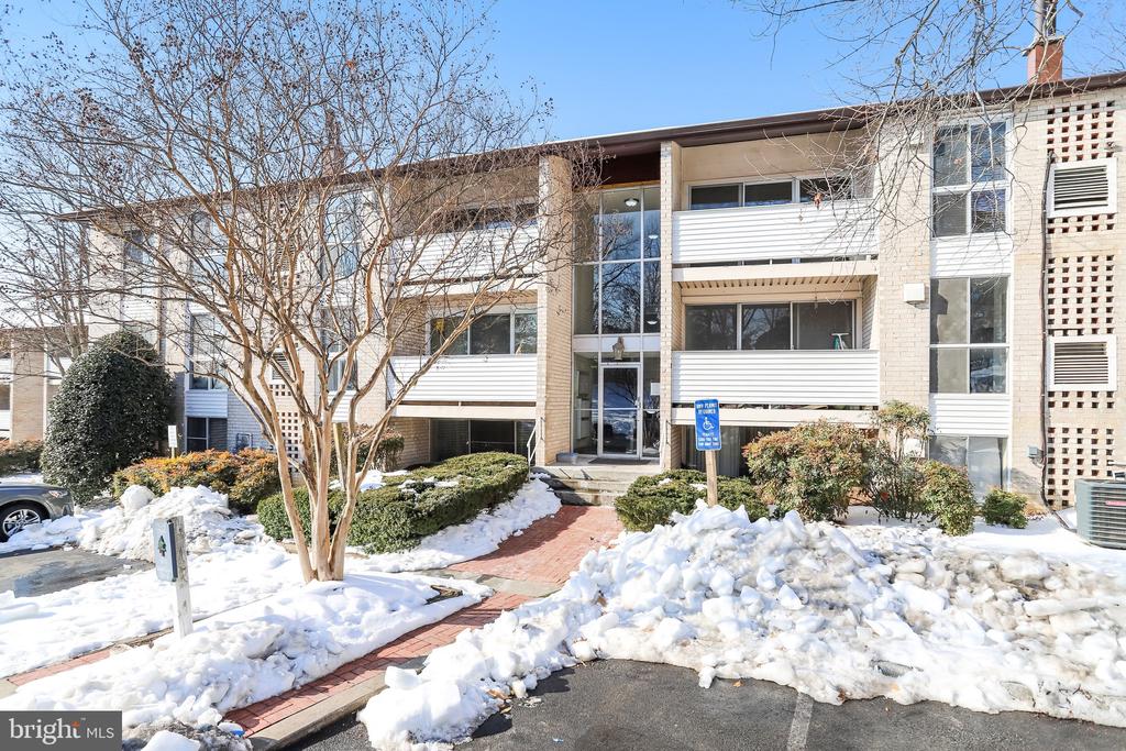 5612 BLOOMFIELD DRIVE 204