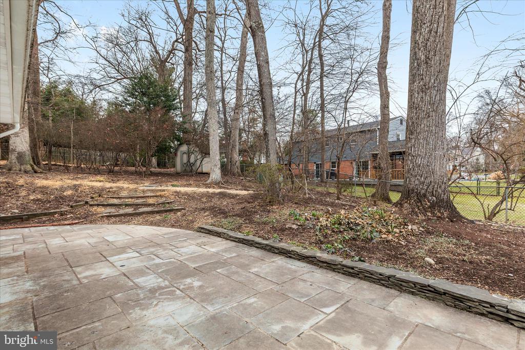 1002 KERGE COURT SE